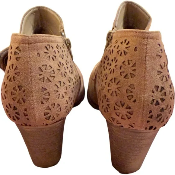 𝐏𝐈𝐄𝐑𝐑𝐄 𝐃𝐔𝐌𝐀𝐒 𝐇𝐄𝐄𝐋𝐄𝐃 𝐀𝐍𝐊𝐋𝐄 𝐁𝐎𝐎𝐓𝐒 - Picture 6 of 8